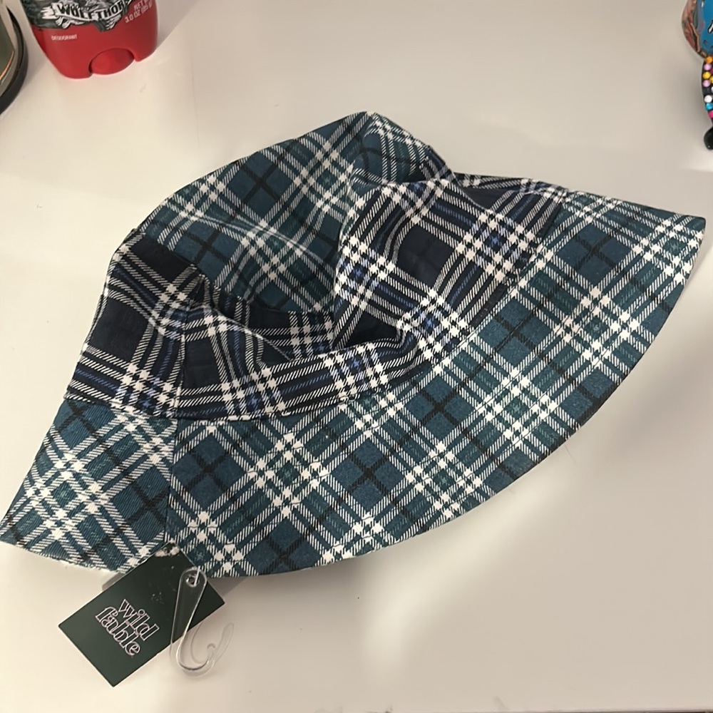 BUCKET HATS - Picture 3 of 5
